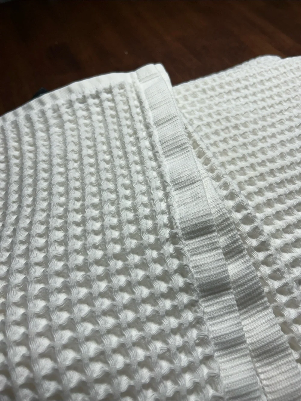 Waffle-Texture Bath Towel in White - Soft, Breathable 100 % Cotton